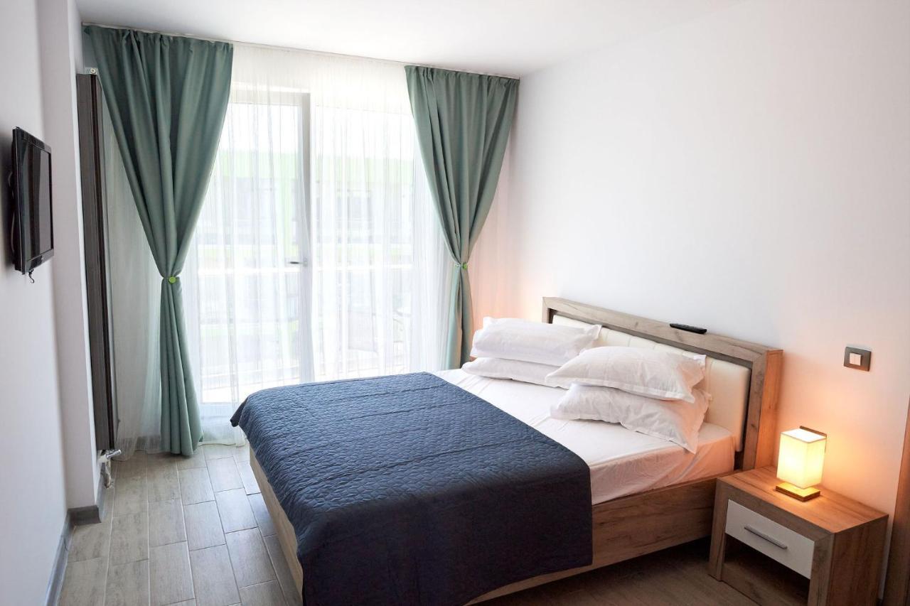 Rubic Apartment Spa N Pool Beach Resort Navodari Ngoại thất bức ảnh