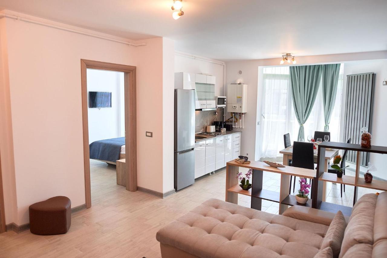 Rubic Apartment Spa N Pool Beach Resort Navodari Ngoại thất bức ảnh