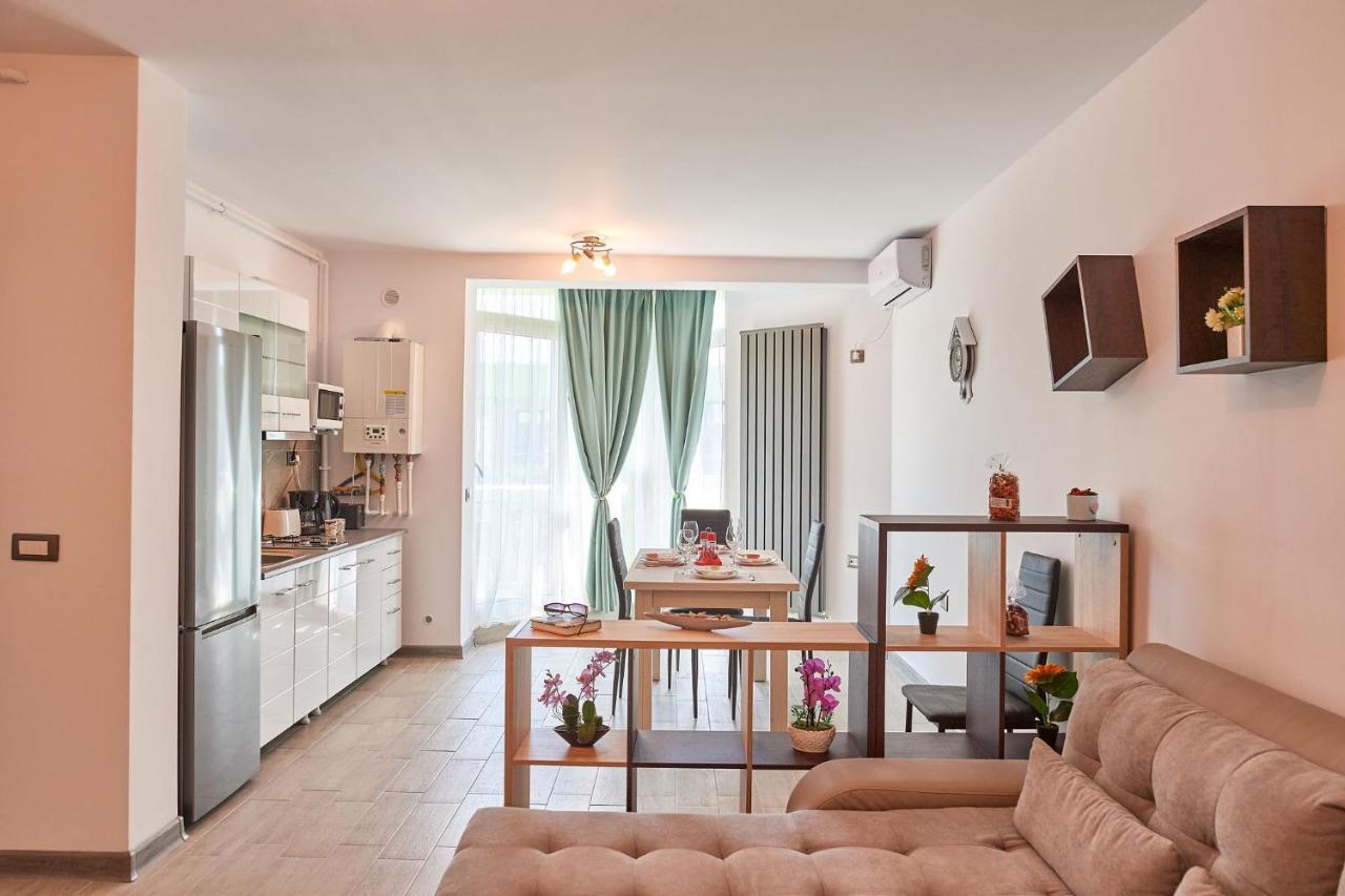 Rubic Apartment Spa N Pool Beach Resort Navodari Ngoại thất bức ảnh
